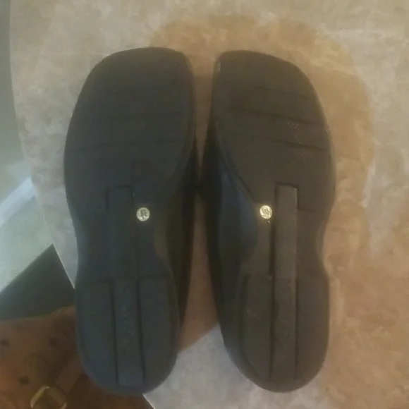 Coach - Picture 4 of 5